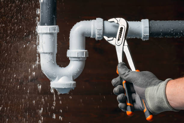 Professional Pipe Repair technician working in Bath, MI